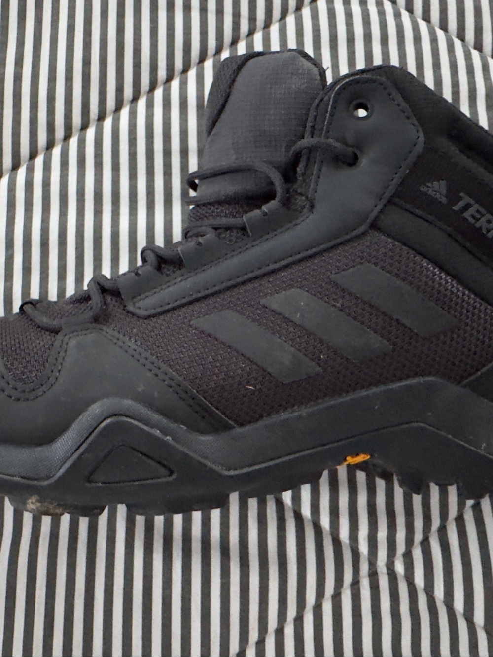 adidas Terrex Black Men's Athletic Trail Shoes GoreTex - Picture 8 of 9